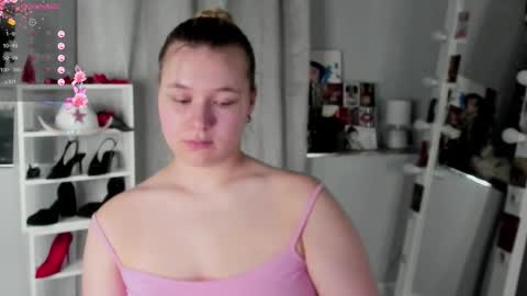 rebecca_____ online show from March 4, 7:27 am