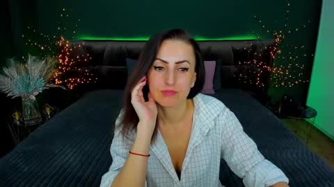 Snapshot of rebecca_diamonds chatting on February 25, 10:48 am rebecca_diamonds online show from February 25, 10:48 am
