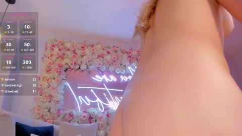 Rebe online show from November 12, 10:23 pm