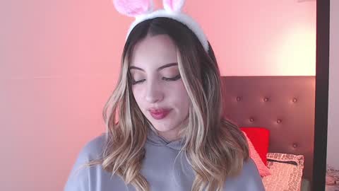 rebeccawhite_x online show from January 11, 7:28 am