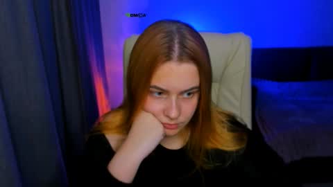 Snapshot of red__dizzy chatting on September 16, 7:17 pm red__dizzy online show from September 16, 7:17 pm