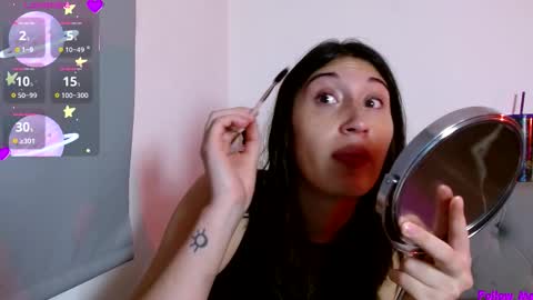 IG   OF red moonn online show from December 1, 5:16 am