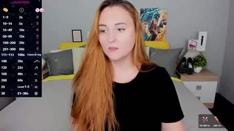 Snapshot of red_naughtyfox chatting on September 15, 6:31 pm Lessy Fox online show from September 15, 6:31 pm