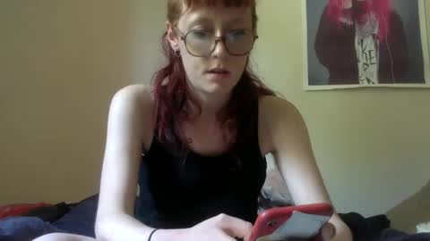redcassie666 online show from April 9, 10:54 am