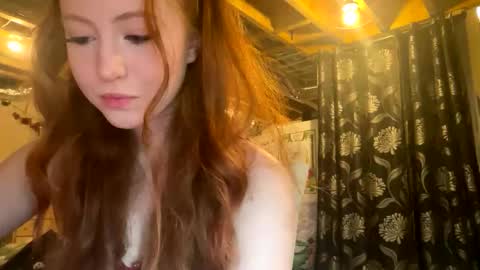RedGingerSnapz online show from April 24, 2:24 am