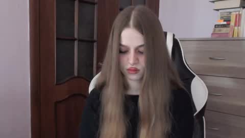 Lily online show from November 14, 2:36 am