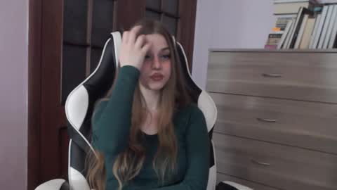 Lily online show from December 22, 3:02 am