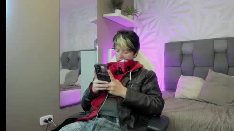 redhood_1_ online show from March 8, 4:38 am