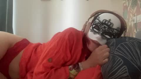 Redplume online show from April 26, 11:19 am