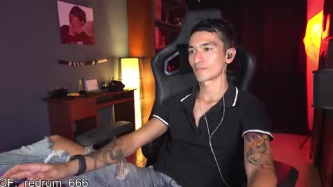 Snapshot of redrum_696 chatting on March 10, 6:56 pm Red online show from March 10, 6:56 pm