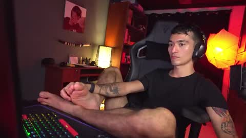 Snapshot of redrum_696 chatting on March 4, 9:11 pm Red online show from March 4, 9:11 pm