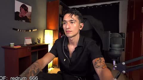Snapshot of redrum_696 chatting on February 7, 9:26 pm Red online show from February 7, 9:26 pm