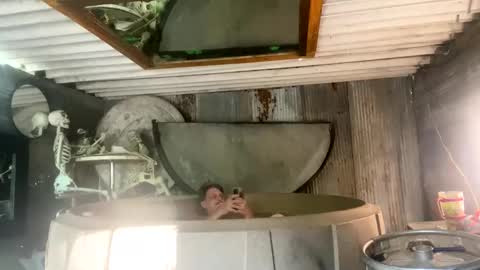 Lee online show from April 12, 9:41 pm