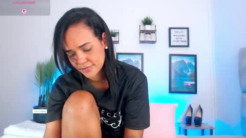 regina1819 online show from April 15, 1:09 am