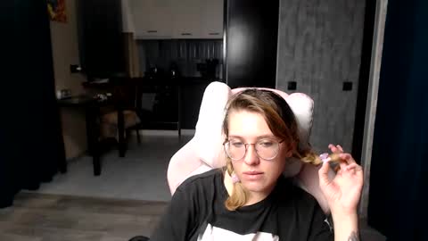 Regina online show from September 19, 1:32 am