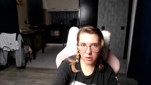 Regina online show from September 18, 1:31 am