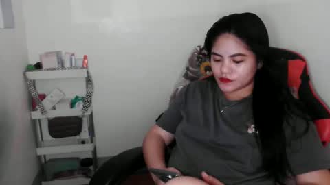 reign2525 online show from October 20, 11:37 am