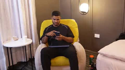 Reik online show from April 9, 12:00 pm