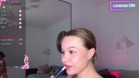 Annie online show from December 12, 9:26 pm