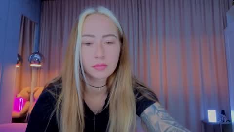 reina cummings online show from November 12, 7:11 am