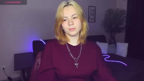 RemiPeach online show from April 23, 6:31 pm