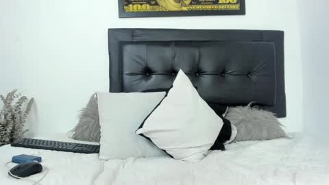 Laura online show from January 21, 10:08 pm