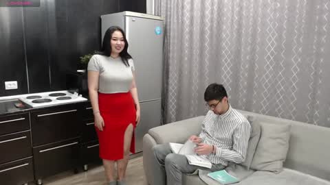 Renae Tom online show from December 16, 6:59 pm