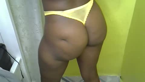 renal_queen online show from October 31, 1:33 pm