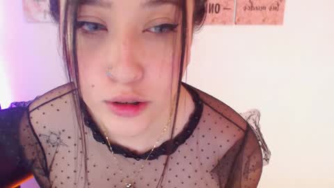 Snapshot of renata_ruiz chatting on January 28, 3:57 am online show from January 28, 3:57 am