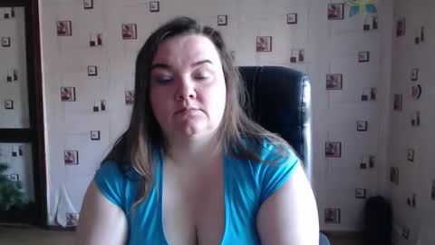 renataoia online show from February 12, 10:56 am