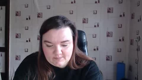 renataoia online show from February 13, 12:41 pm