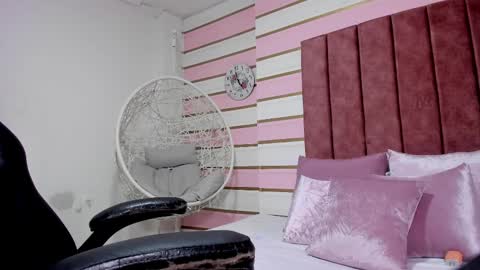 Snapshot of renatarussel chatting on January 13, 5:44 pm Renata online show from January 13, 5:44 pm