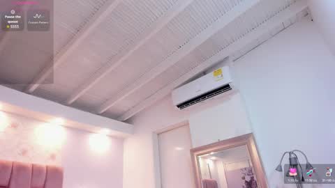 Snapshot of renatarussel chatting on October 25, 8:09 pm Renata online show from October 25, 8:09 pm