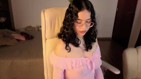 renaxi_smith online show from October 12, 9:38 pm