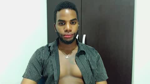 Snapshot of rene_hotman chatting on October 5, 12:08 am Rene online show from October 5, 12:08 am