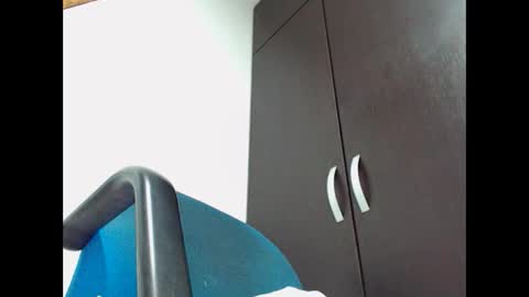 Snapshot of rene_hotman chatting on October 2, 11:58 pm Rene online show from October 2, 11:58 pm