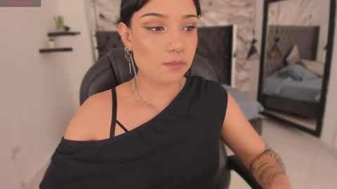 Renee Shelby online show from April 15, 9:04 pm