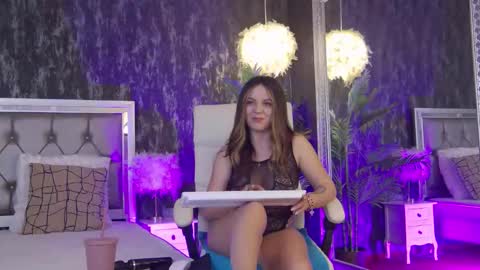 renesmesweet online show from March 10, 1:15 pm