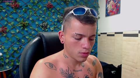 R E N E  online show from February 4, 6:57 am