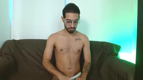 Snapshot of reypablo1 chatting on October 30, 10:32 pm REY PABLO Independent online show from October 30, 10:32 pm