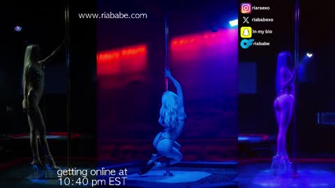 Snapshot of riababe chatting on February 28, 3:26 am ria  online show from February 28, 3:26 am