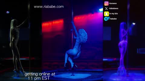 Snapshot of riababe chatting on February 25, 3:52 am ria  online show from February 25, 3:52 am