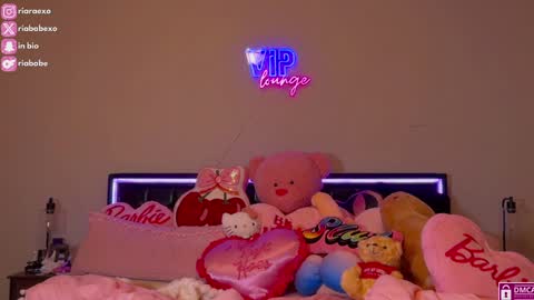 Snapshot of riababe chatting on February 7, 6:14 am ria  online show from February 7, 6:14 am
