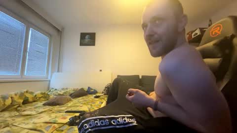 ricciardio online show from November 23, 7:28 am