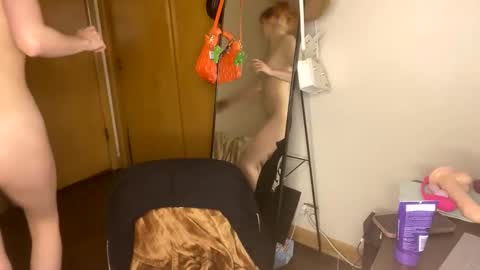 Snapshot of richhousewives chatting on December 17, 7:18 am Amber online show from December 17, 7:18 am