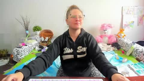 Anna - not anna - right Anna  online show from April 19, 11:00 am