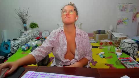 Anna - not anna - right Anna  online show from October 26, 3:55 pm