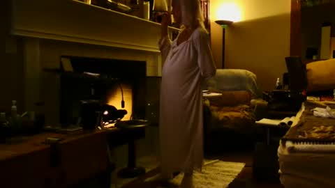 PINK HOLE TWINK online show from April 16, 3:17 am