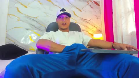 Ricky  online show from October 4, 8:50 pm