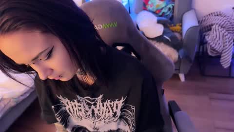   DianaBrite            fansl y online show from November 26, 12:57 pm